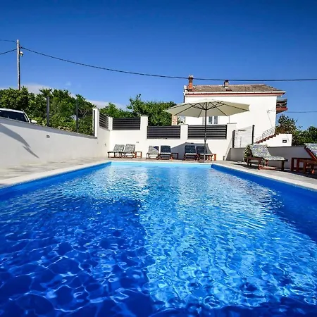 Jidra A3 1 Bedroom Apts Pensionat