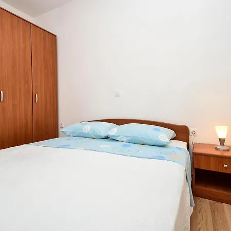 Jidra A3 1 Bedroom Apts Gasthof