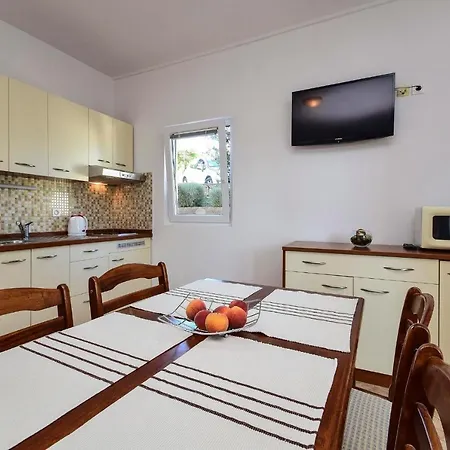 Jidra A3 1 Bedroom Apts Gasthof