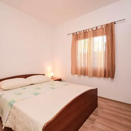 Jidra A3 1 Bedroom Apts Pensionat