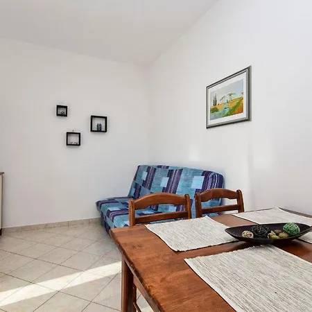 Guest house Jidra A3 1 Bedroom Apts Razanac